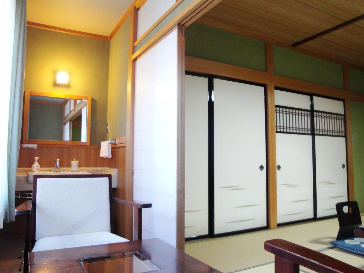 Aihokan Takayama  Exterior photo